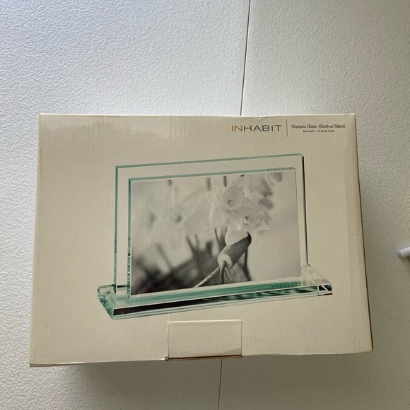 NEW INHABIT illusions glass block with stand picture photo‎ frame 6”x4” decor - Picture 1 of 4